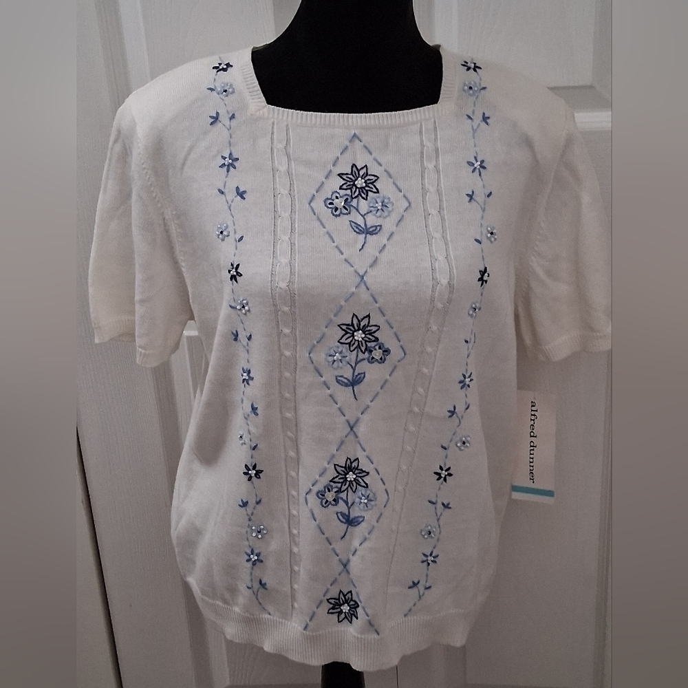 NWT Alfred Dunner Sweater With Beading & Embroidery.   Size L
